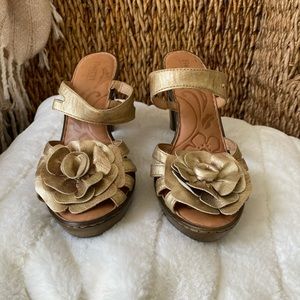 Born shoes, sandal, size 10